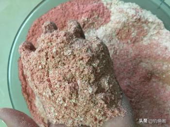 冬季钓鲫鱼，值得入手的5种饵料，你用过几种？  -图2